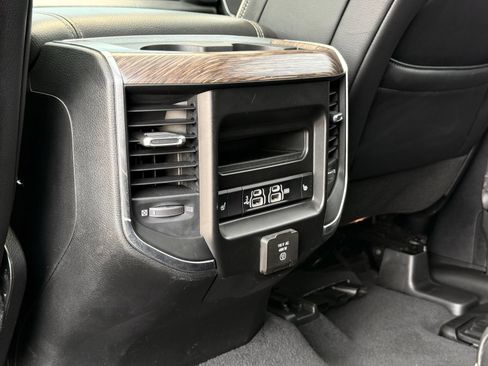 Used 2019 RAM 1500 Laramie AWD/4WD image 22