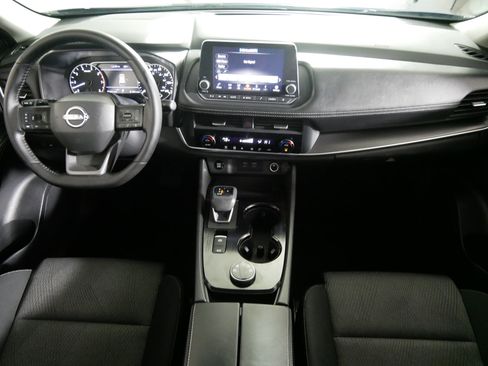 Used 2025 Nissan Rogue SV AWD/4WD image 10
