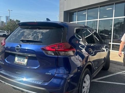 Used 2018 Nissan Rogue S AWD/4WD image 4