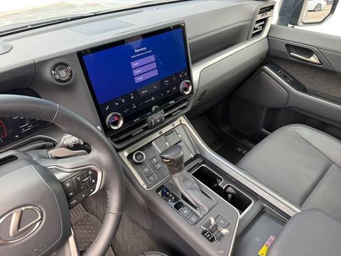 Used 2024 Lexus GX 550 w/ Accessory Package (Z1) AWD/4WD image 20