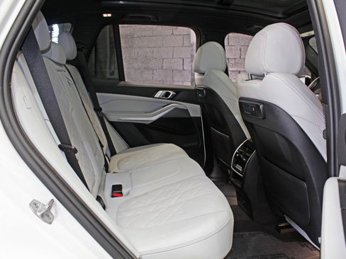 Used 2023 BMW X5 xDrive40i w/ M Sport Package AWD/4WD image 46