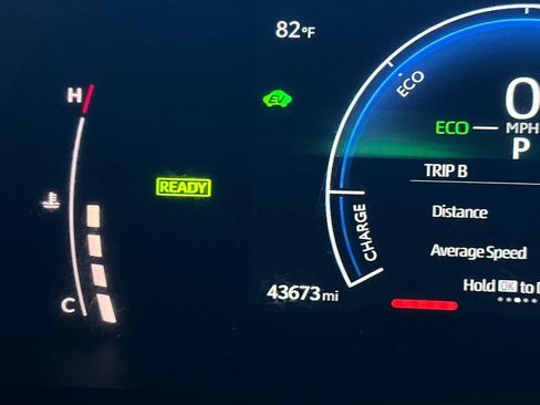 Used 2025 Toyota Camry SE FWD image 25