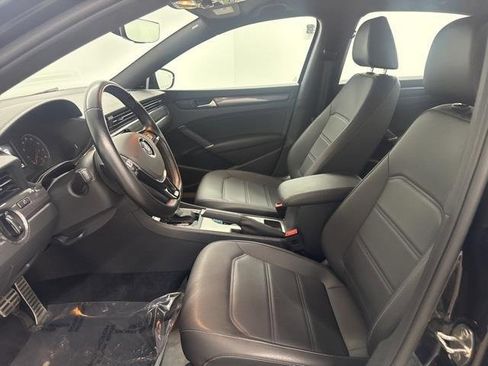 Used 2022 Volkswagen Passat 2.0T R-Line image 10