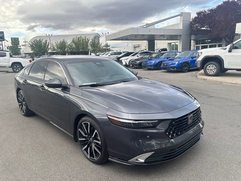 Used 2023 Honda Accord Touring image 4
