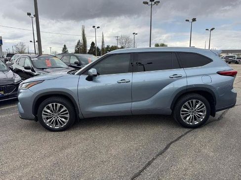 Used 2021 Toyota Highlander Platinum AWD/4WD image 3