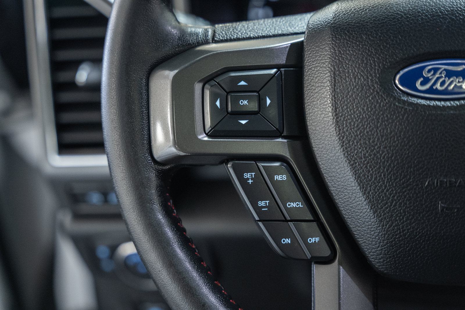 Used 2019 Ford F150 XLT w/ Equipment Group 302A Luxury AWD/4WD image 32