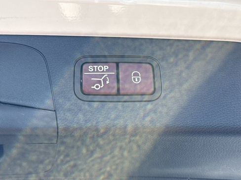Used 2018 Mercedes-Benz GLC 300 image 10