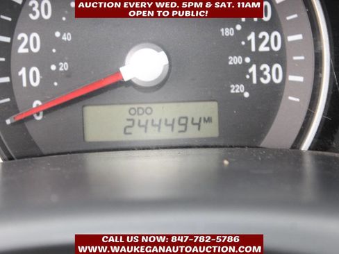 Used 2008 Kia Sedona LX image 9