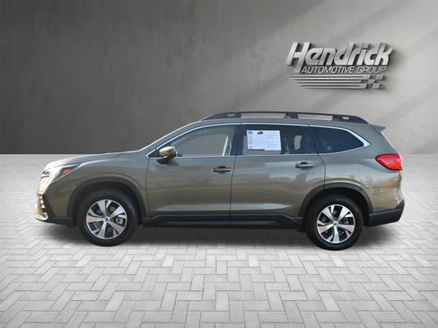 Used 2024 Subaru Ascent Premium w/ Convenience Package image 6