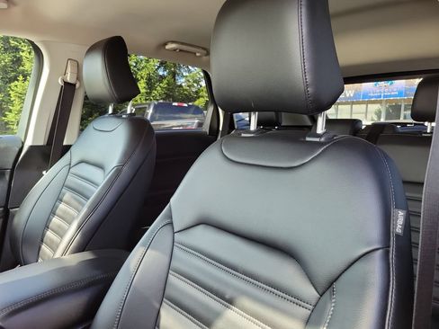 Certified 2024 Ford Edge SEL w/ Convenience Package AWD/4WD image 11