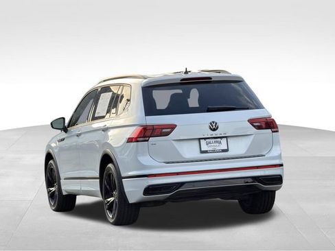 Used 2024 Volkswagen Tiguan SE R-Line FWD image 5