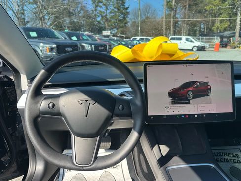 Used 2022 Tesla Model 3 Standard Range image 23