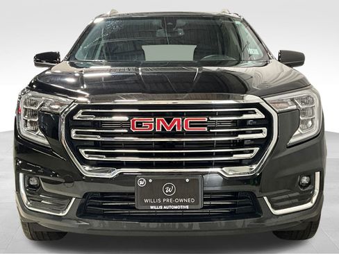 Used 2024 GMC Terrain SLT image 2