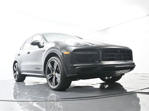 Certified 2022 Porsche Cayenne Turbo S AWD/4WD image 56