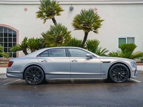 Used 2025 Bentley Flying Spur Plug-In Hybrid image 5