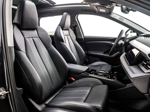 Used 2025 Audi Q6 e-tron Premium Plus w/ Premium Plus image 8