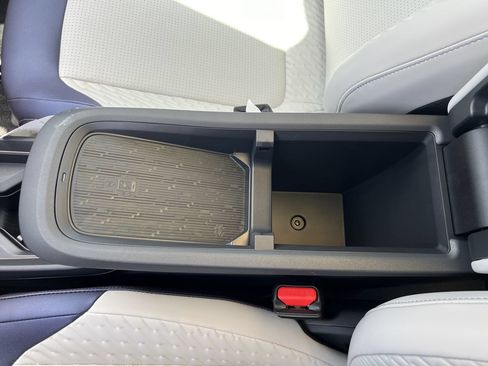 New 2026 Nissan Leaf Platinum+ w/ Floor Mat Package (Platinum+) FWD image 13