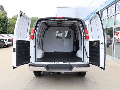 New 2026 GMC Savana 2500 w/ Enhanced Convenience Package RWD image 21