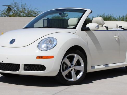 Used 2007 Volkswagen Beetle Triple White Edition FWD image 3