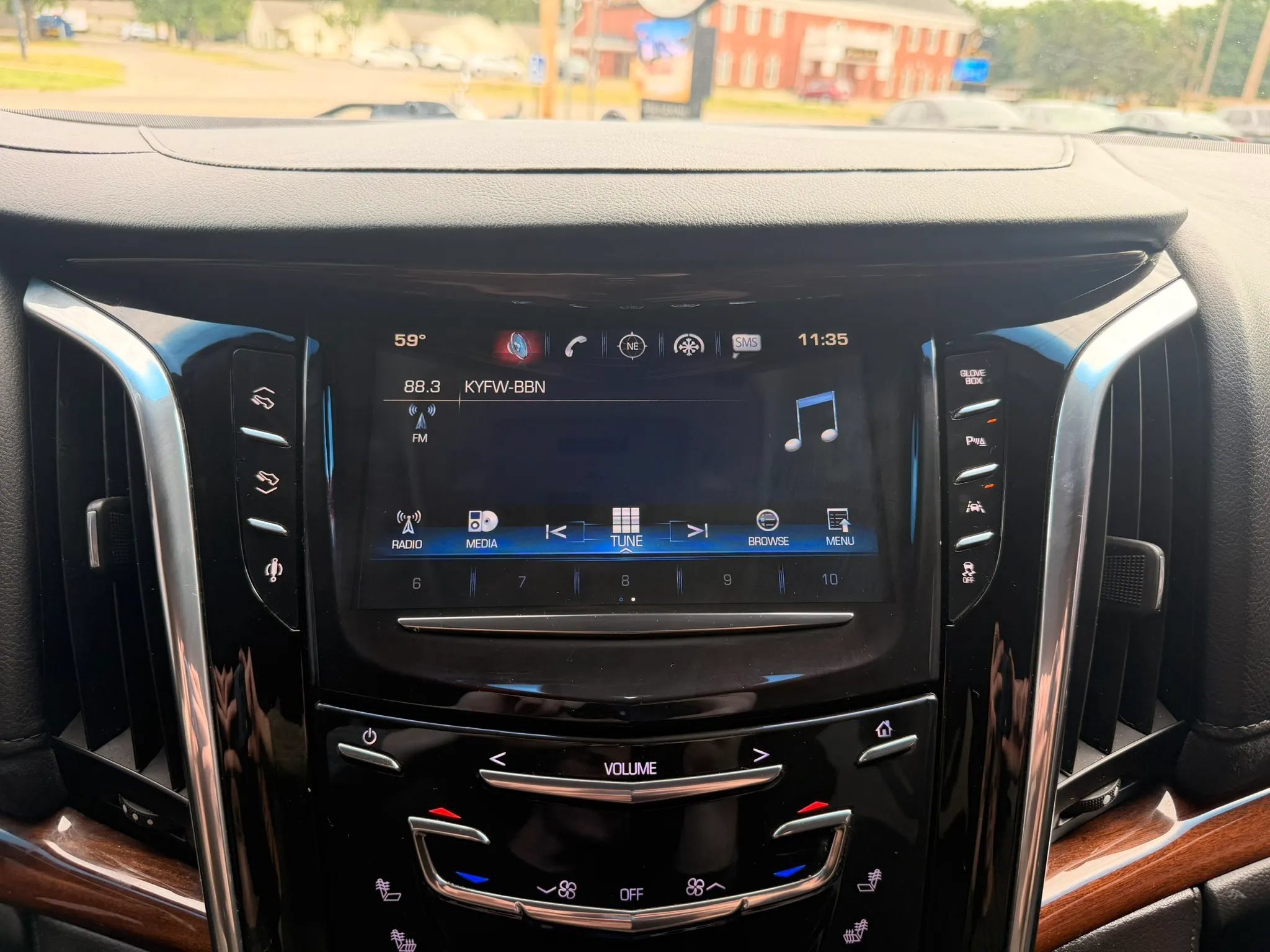 Used 2016 Cadillac Escalade Luxury AWD/4WD image 22