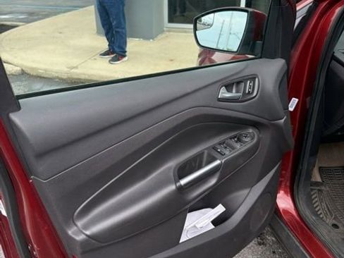 Used 2016 Ford Escape SE AWD/4WD image 12