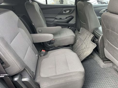 Used 2023 Chevrolet Traverse LT image 45