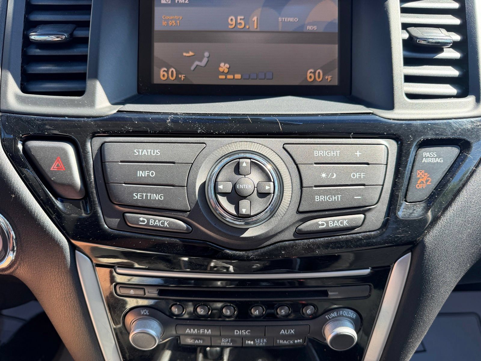 Used 2016 Nissan Pathfinder SV AWD/4WD image 23