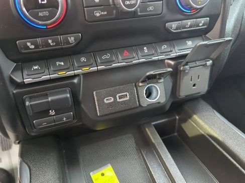 Used 2021 Chevrolet Silverado 1500 High Country w/ Technology Package image 30