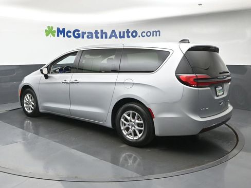 Used 2024 Chrysler Pacifica Touring-L FWD image 26