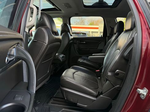 Used 2017 Chevrolet Traverse LT image 43
