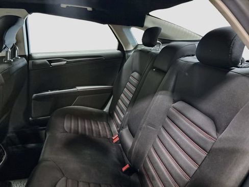Used 2013 Ford Fusion SE FWD image 19