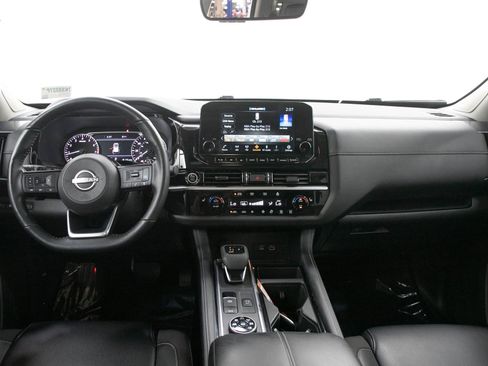 Used 2023 Nissan Pathfinder SL w/ SL Premium Package AWD/4WD image 18