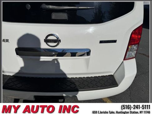 Used 2011 Nissan Pathfinder Silver AWD/4WD image 36