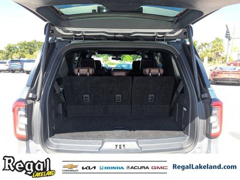 Used 2024 Ford Expedition Limited image 8