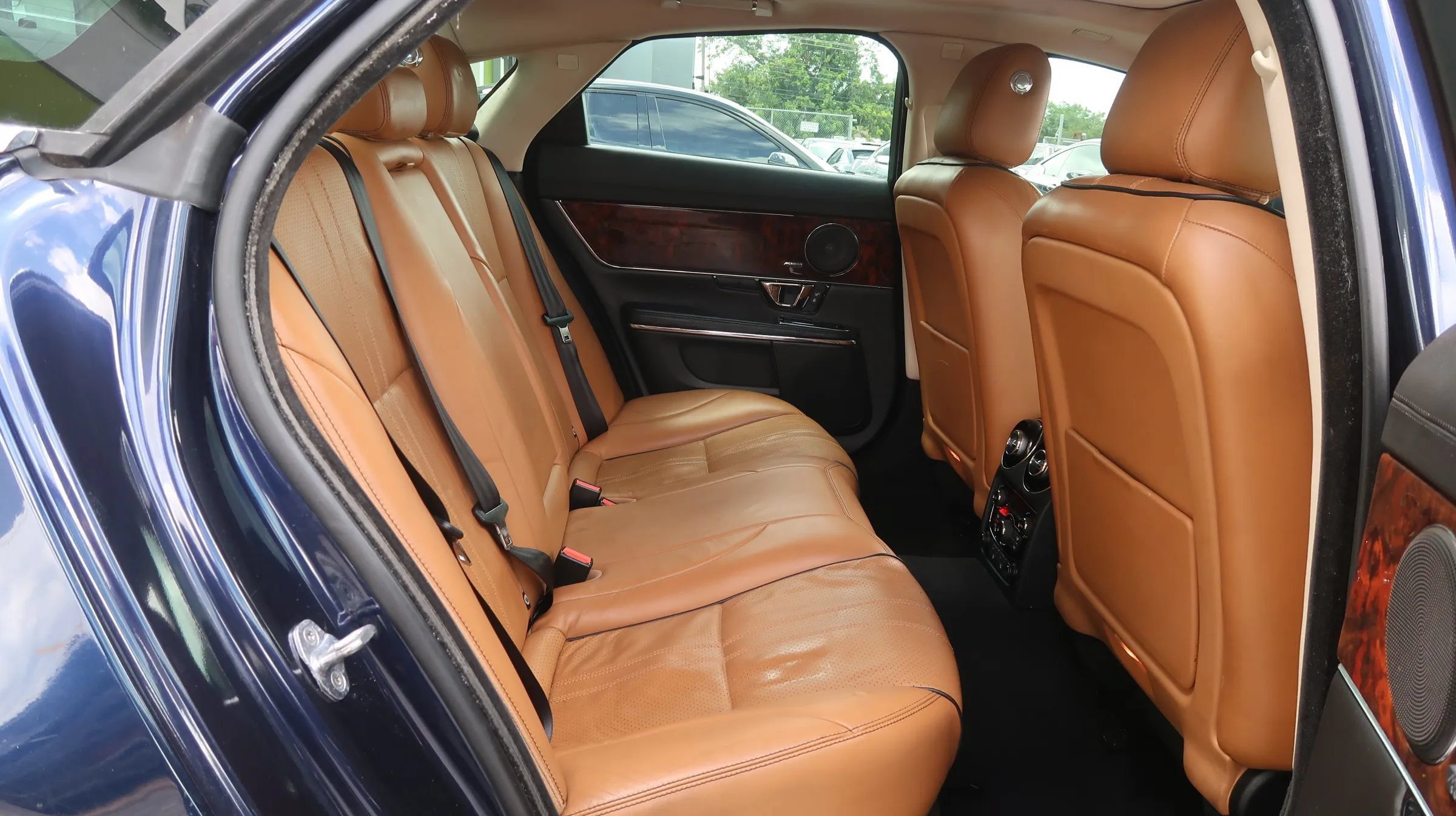 Used 2016 Jaguar XJ R-Sport RWD image 22