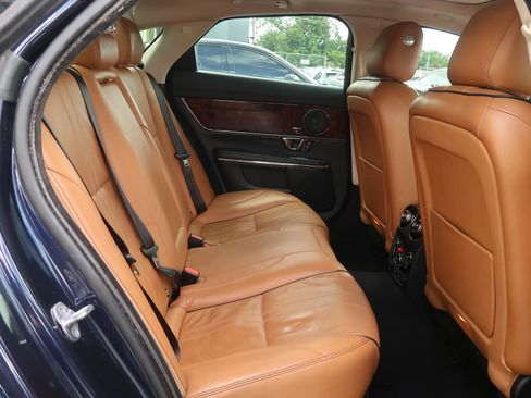 Used 2016 Jaguar XJ R-Sport RWD image 22