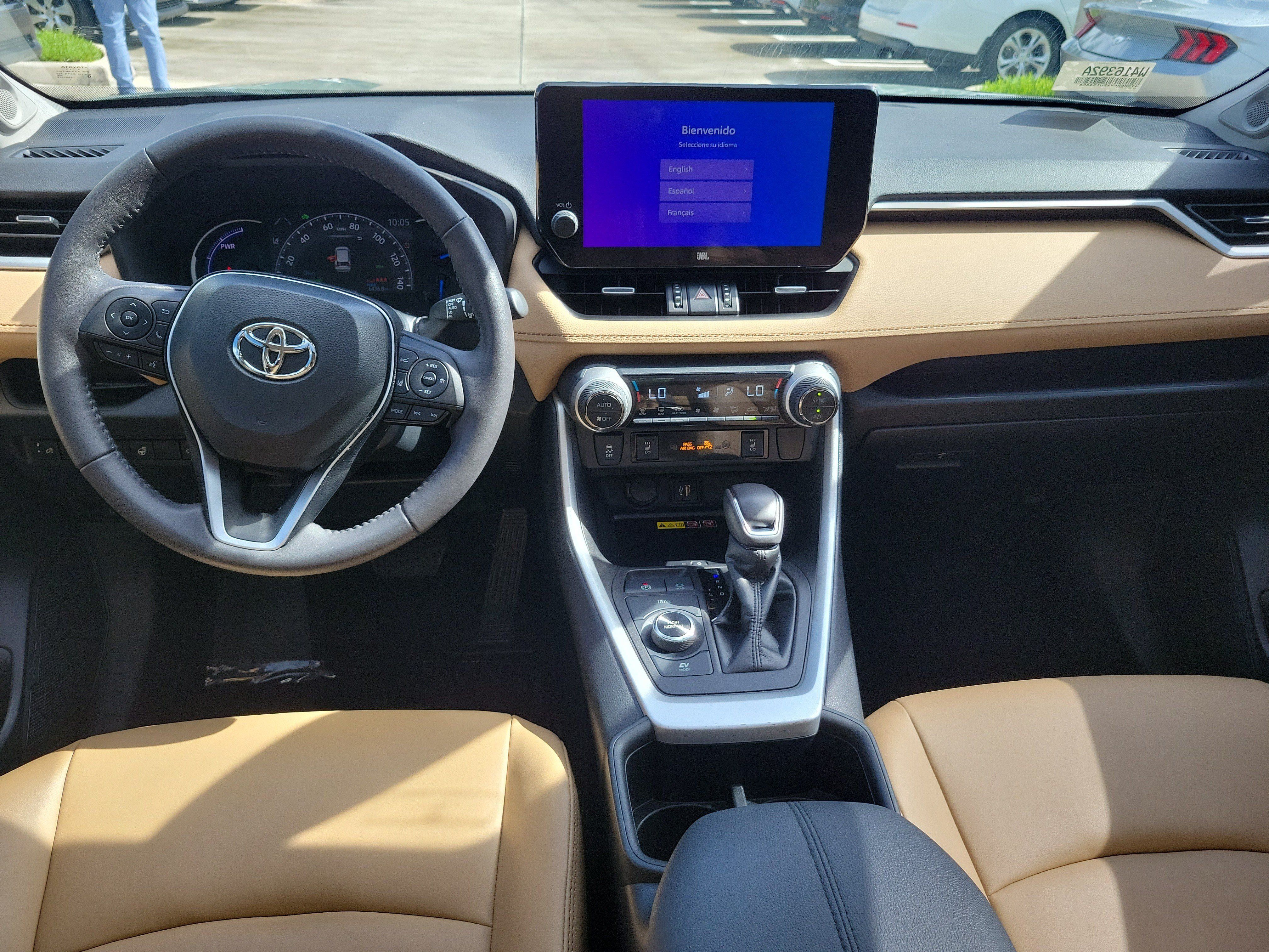 Used 2023 Toyota RAV4 XLE Premium AWD/4WD image 17