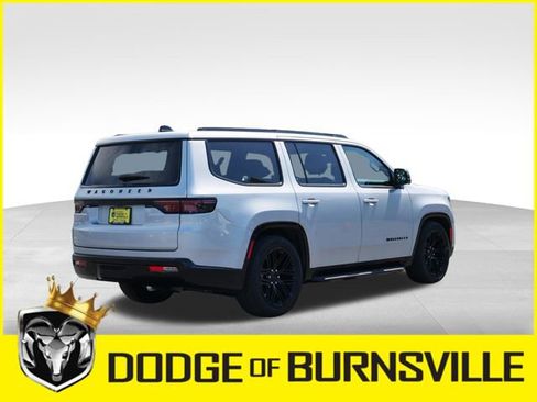 Used 2024 Jeep Wagoneer Series II w/ Convenience Group I AWD/4WD image 10