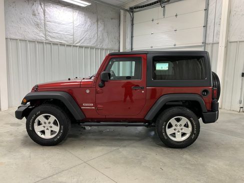 Used 2013 Jeep Wrangler Sport AWD/4WD image 3