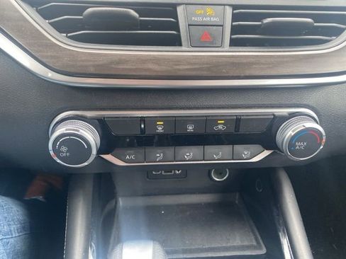 Used 2023 Nissan Altima 2.5 SV image 23