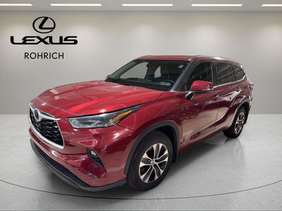 Used 2021 Toyota Highlander XLE