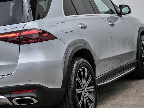 Used 2025 Mercedes-Benz GLE 450e 4MATIC image 17