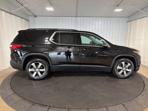 Certified 2021 Chevrolet Traverse LT w/ LT Premium Package AWD/4WD image 10