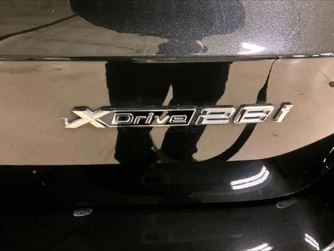 Certified 2023 BMW X1 xDrive28i w/ Convenience Package image 9