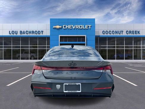 Used 2024 Hyundai Elantra SEL FWD image 7