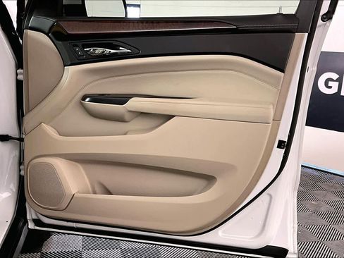 Used 2013 Cadillac SRX Luxury image 22