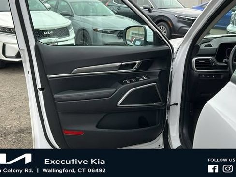 Certified 2023 Kia Telluride S AWD/4WD image 8