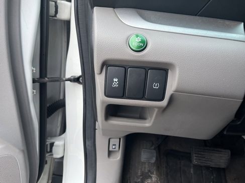 Used 2014 Honda CR-V LX image 17