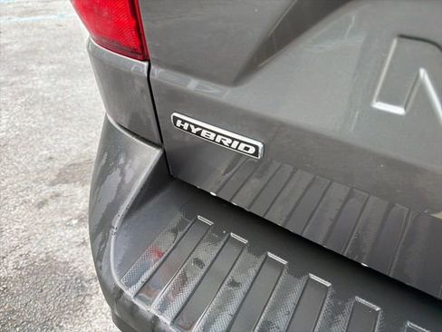 Certified 2022 Ford Maverick XLT w/ XLT Luxury Package image 8