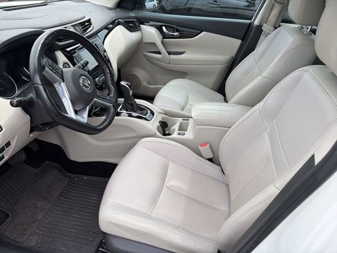 Used 2021 Nissan Rogue Sport SL w/ Premium Package image 9